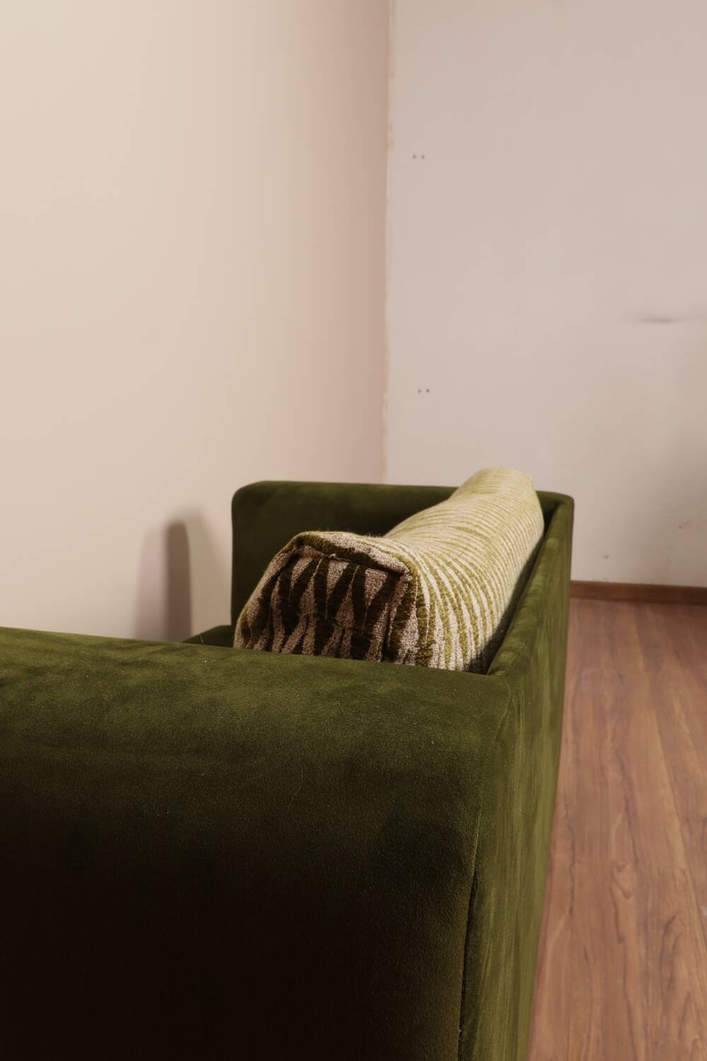 Vintage Two-seater Sofa, Deep Green Velvet, Cuschion patterns