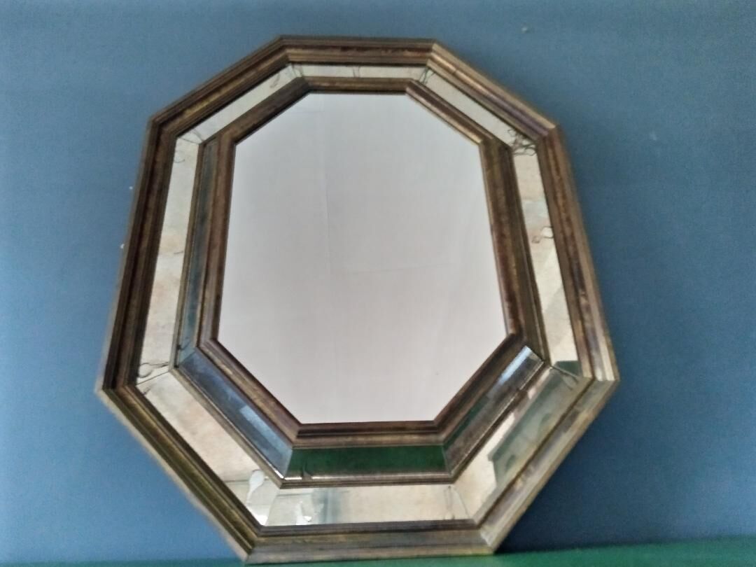 Old octagonal mirror  82x102cm