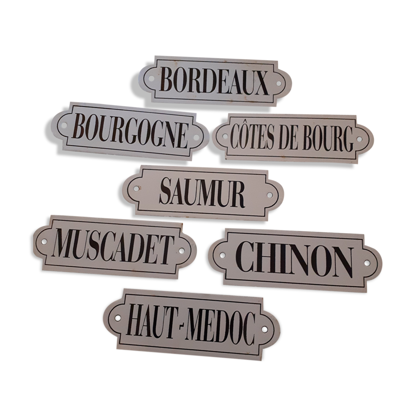 Set enamelled wine plates