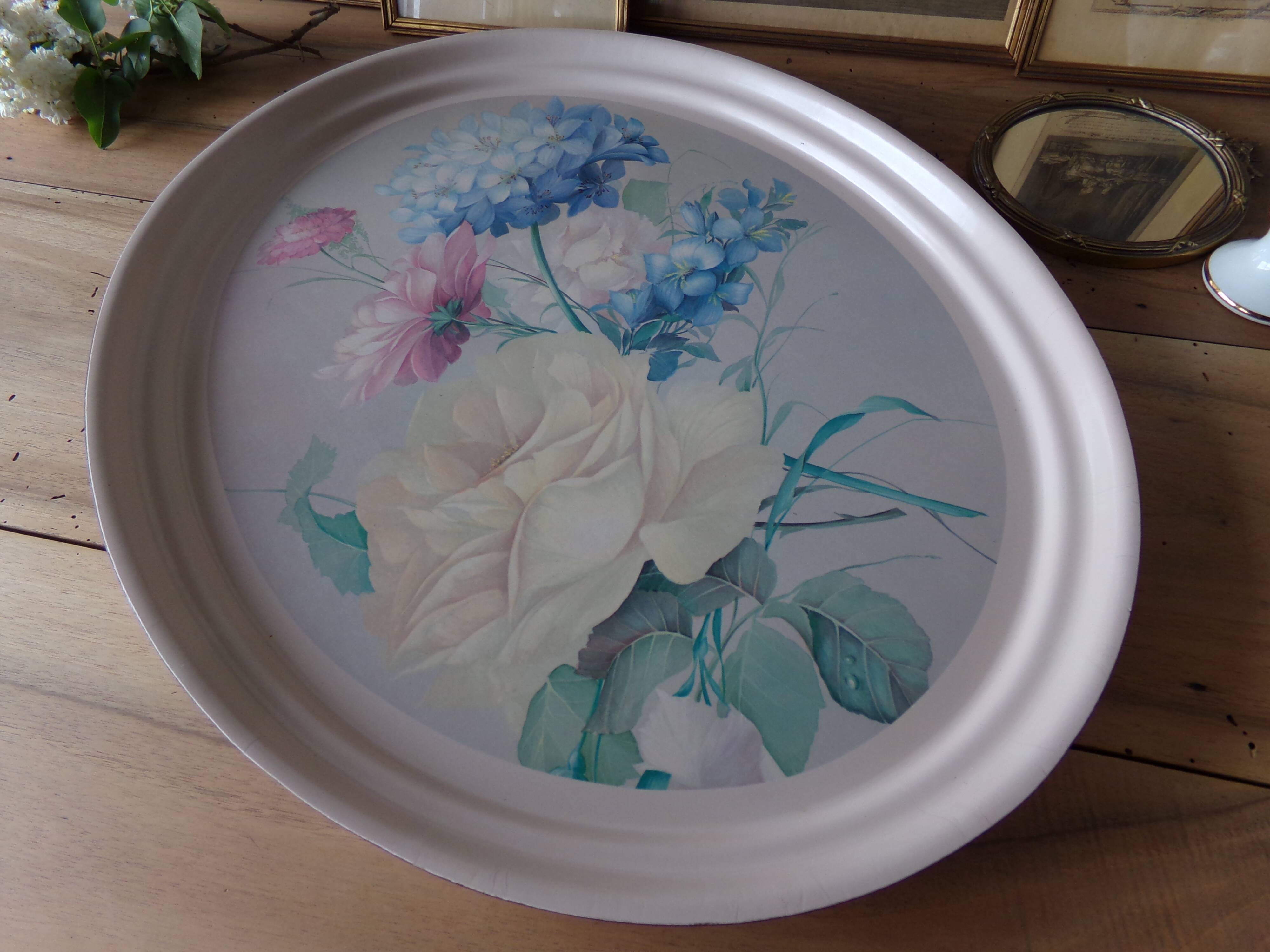 Large old flowered plateau