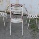 Chaises Tolix t2 par Xavier Pauchard