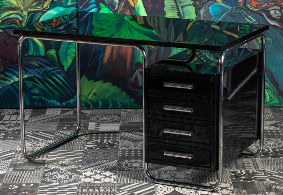 Tubular desk, Vichr a spol