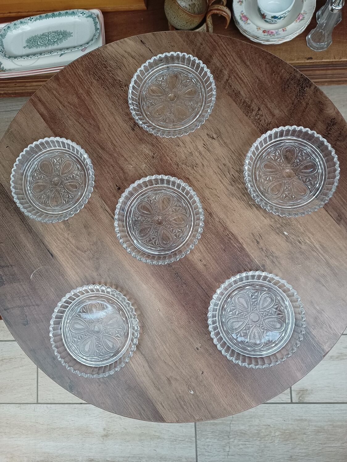 Set of six vontahe glass bottle rest