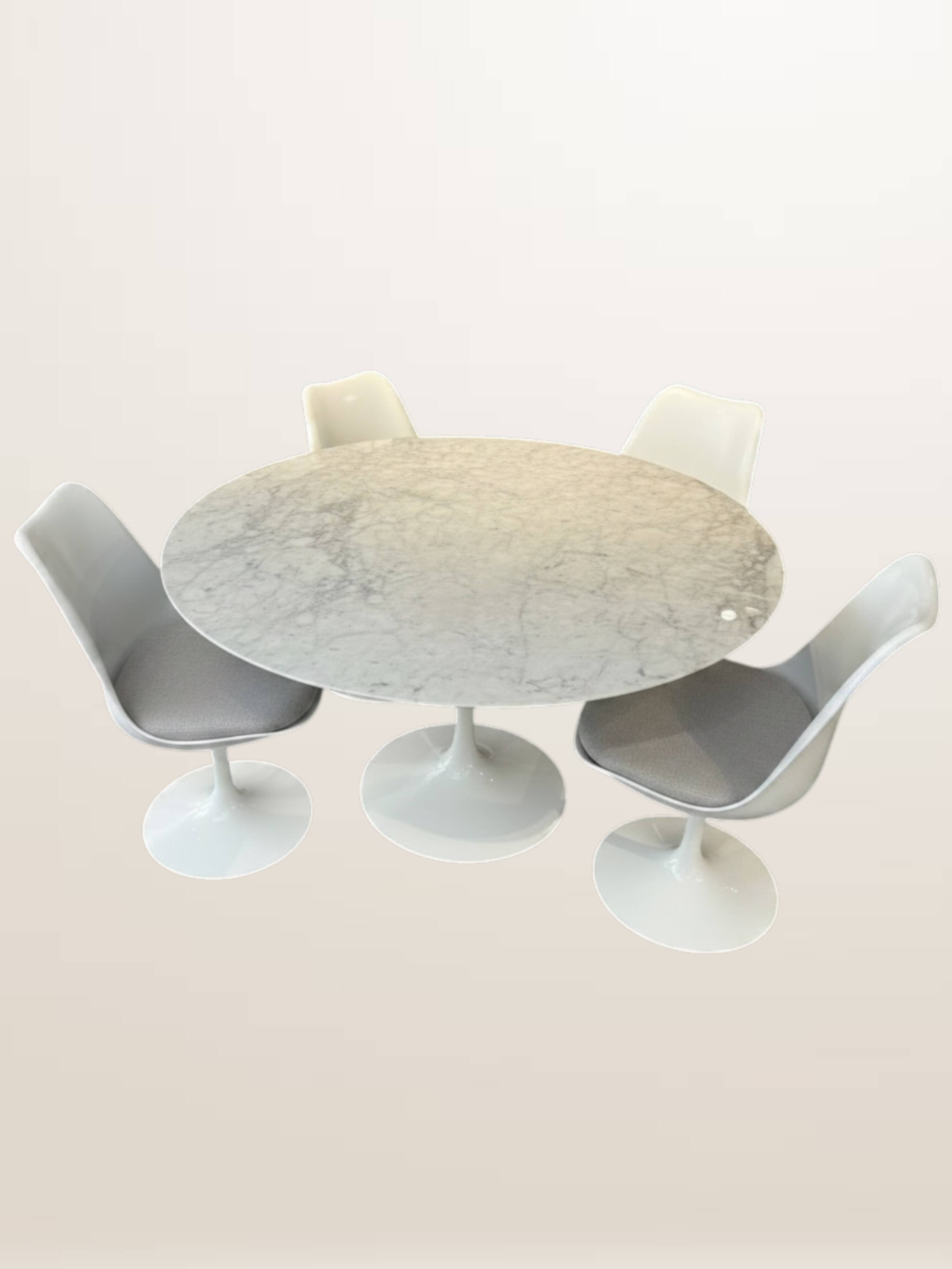 Table à manger Tulip NEUVE en marbre ⌀ 120 cm par Eero Saarinen pour Knoll