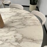 Florence Knoll round table, marble top and tulip base, circa 1960, Eero Saarinen