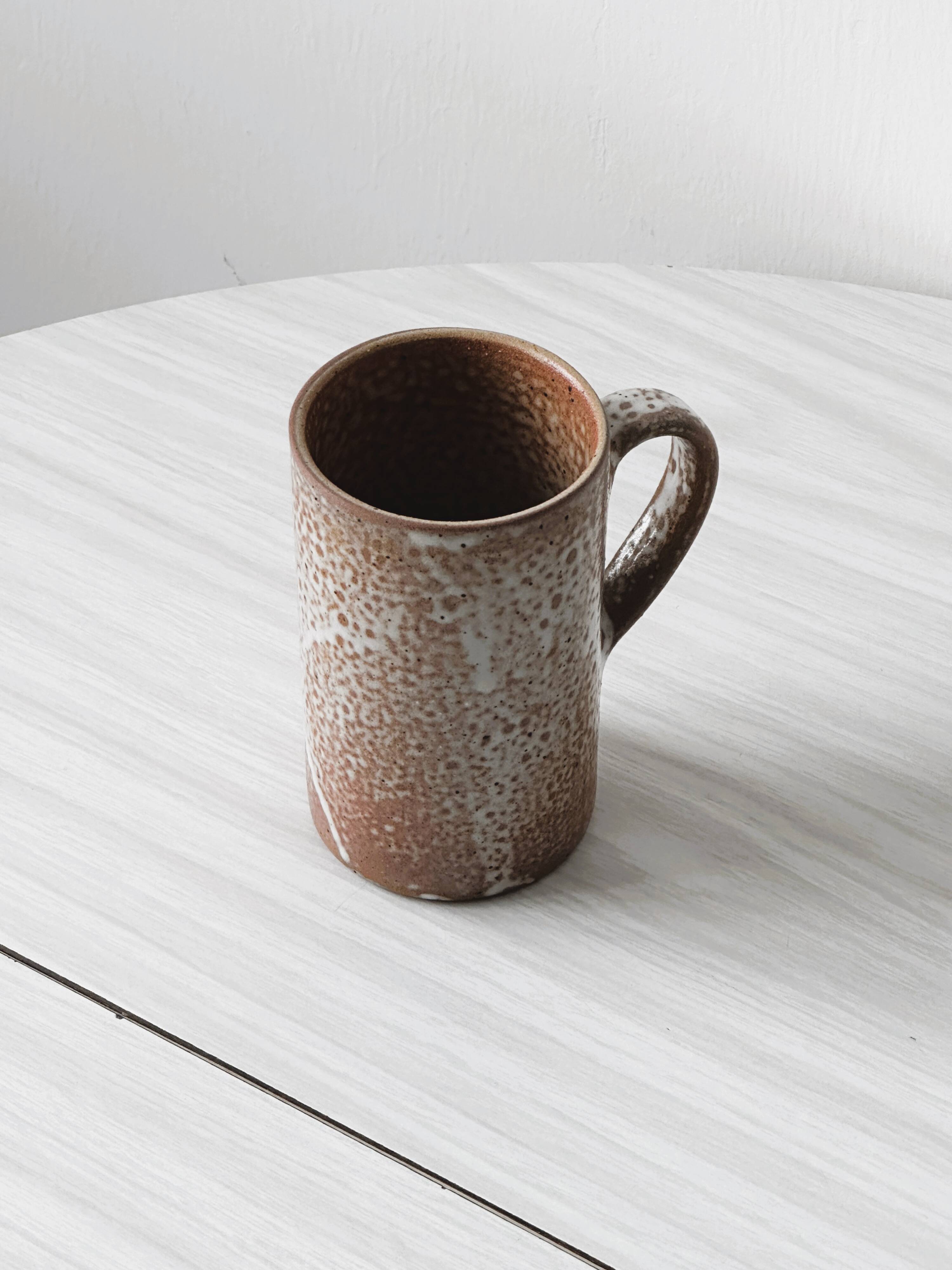Ceramic mug.