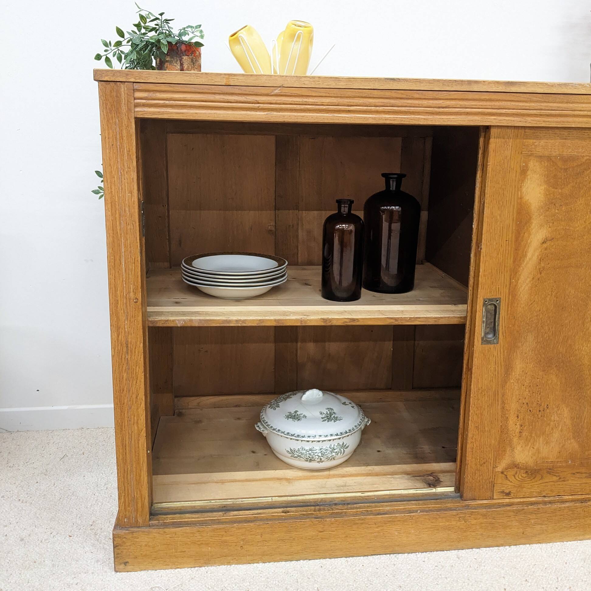 Vintage sliding door counter