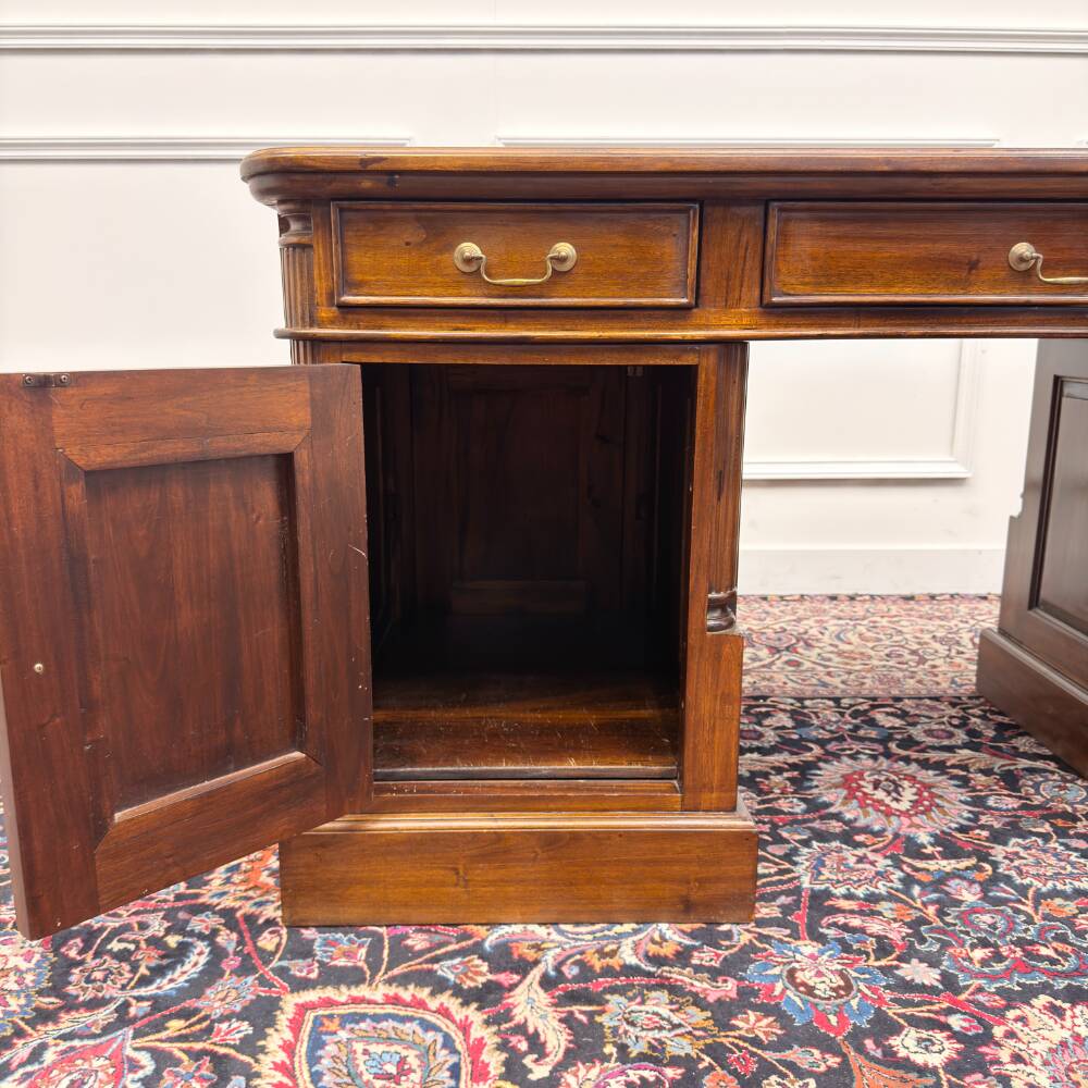 Classic English Chesterfield Desk