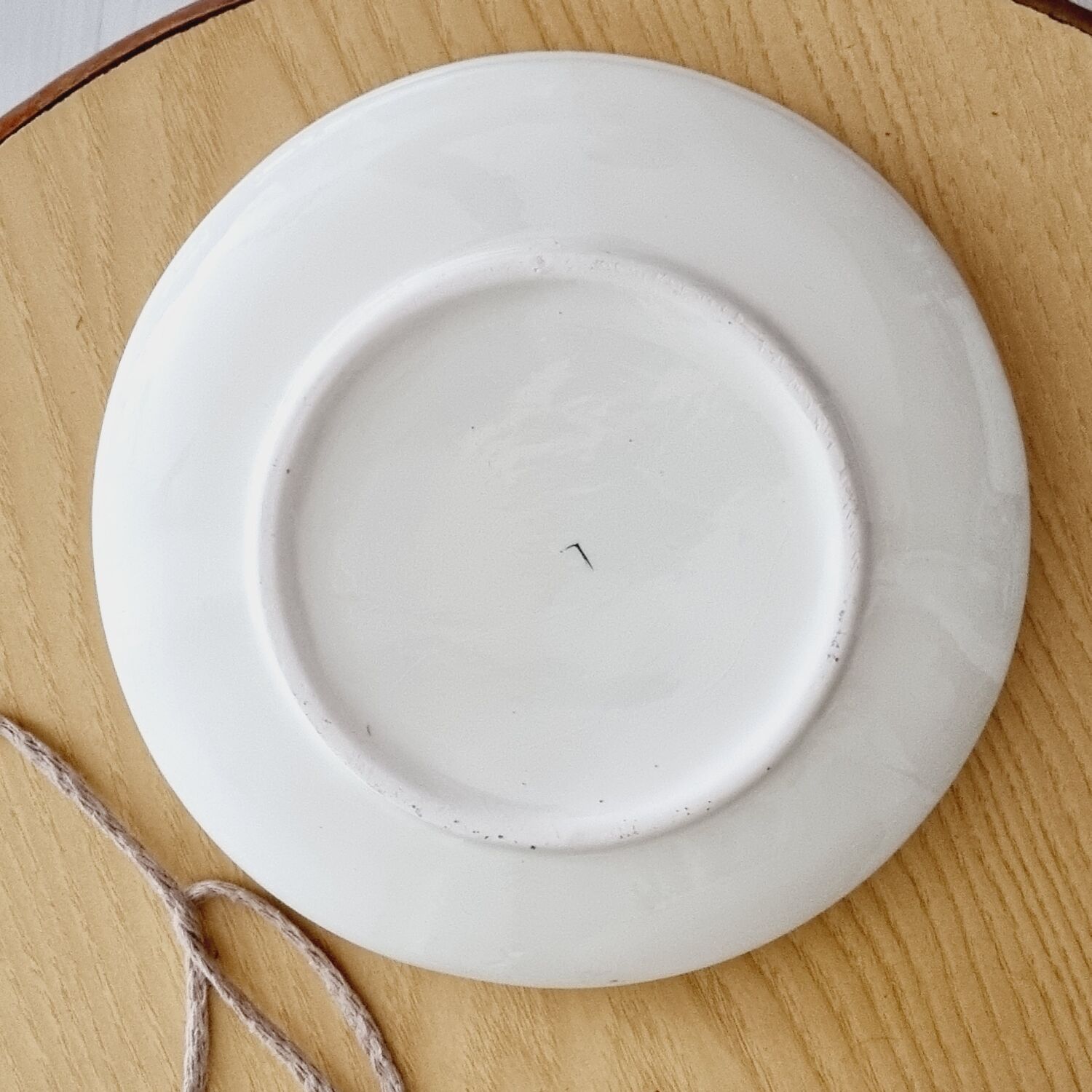 6 orange slip plates