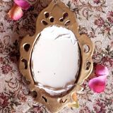 Medallion frame representing a little girl