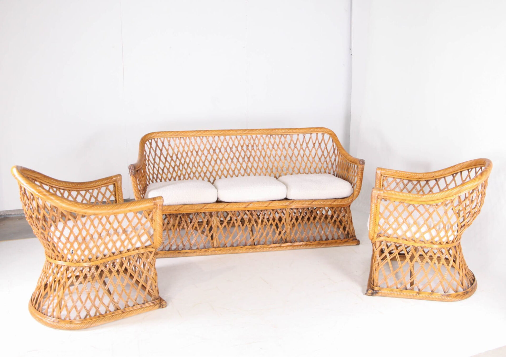 Woven rattan lounge set