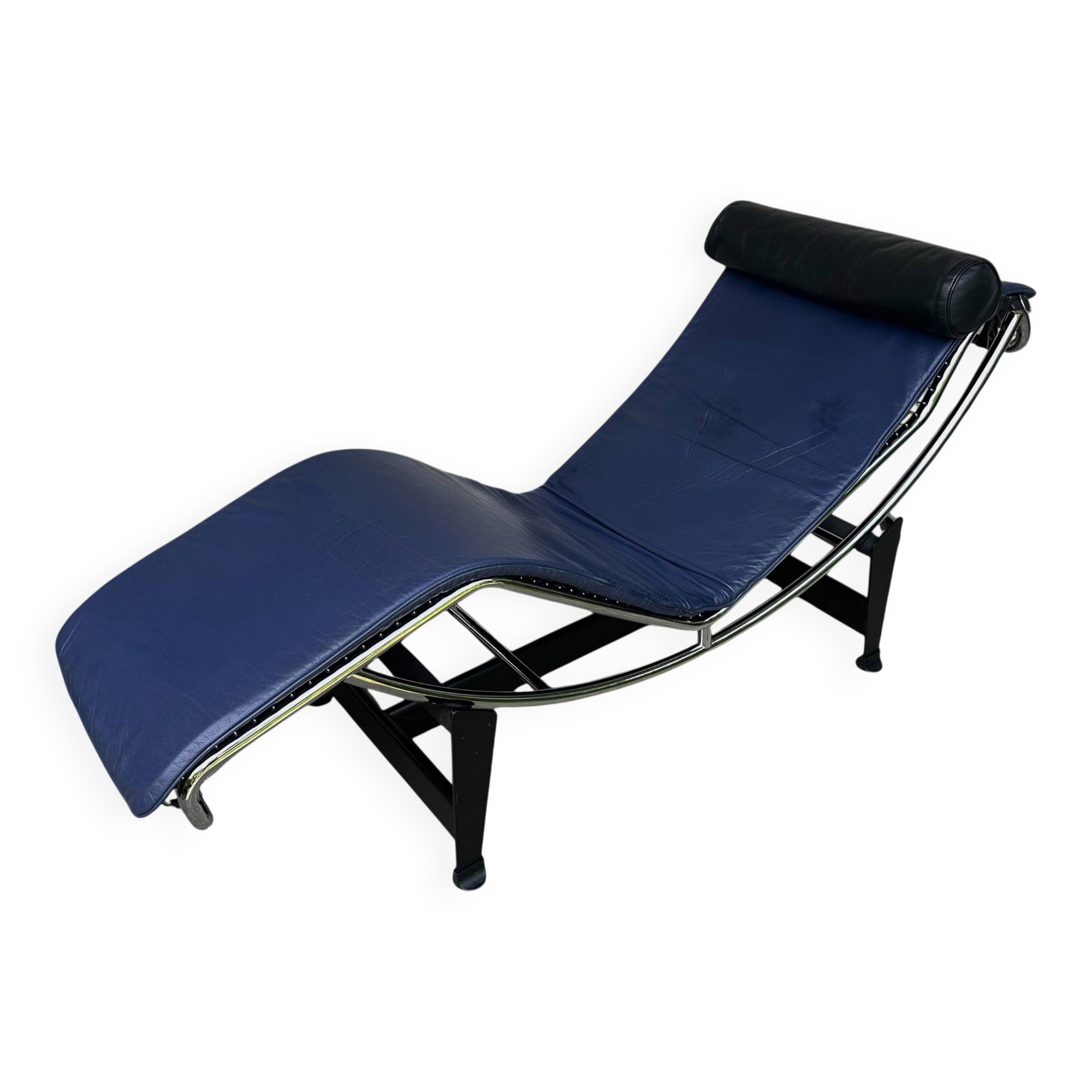 Cassina LC4 chaise longue by Le Corbusier, Pierre Jeanneret & Charlotte Perriand in blue leather.