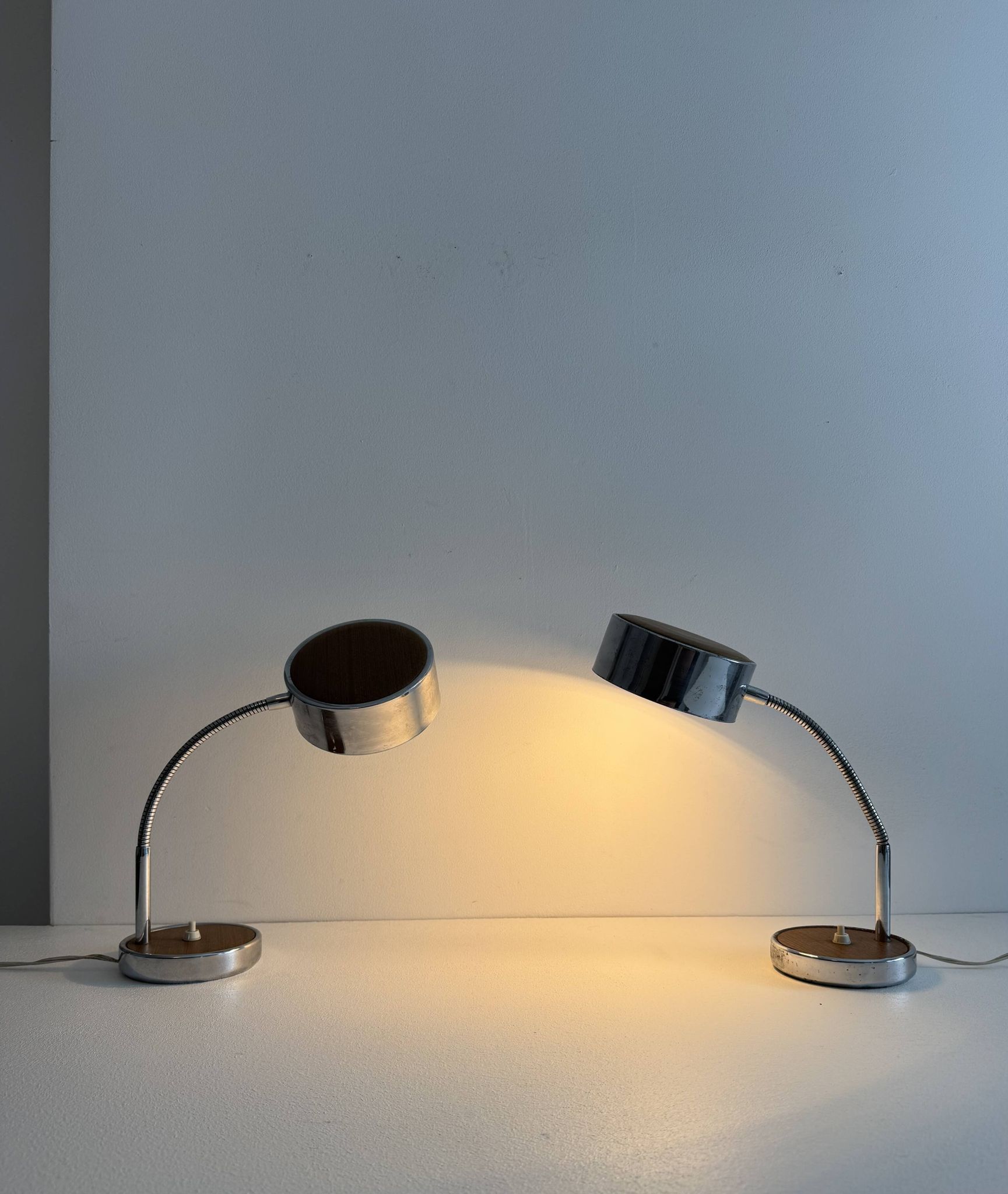 Pair of adjustable vintage table lamps, chrome metal and wood, France.