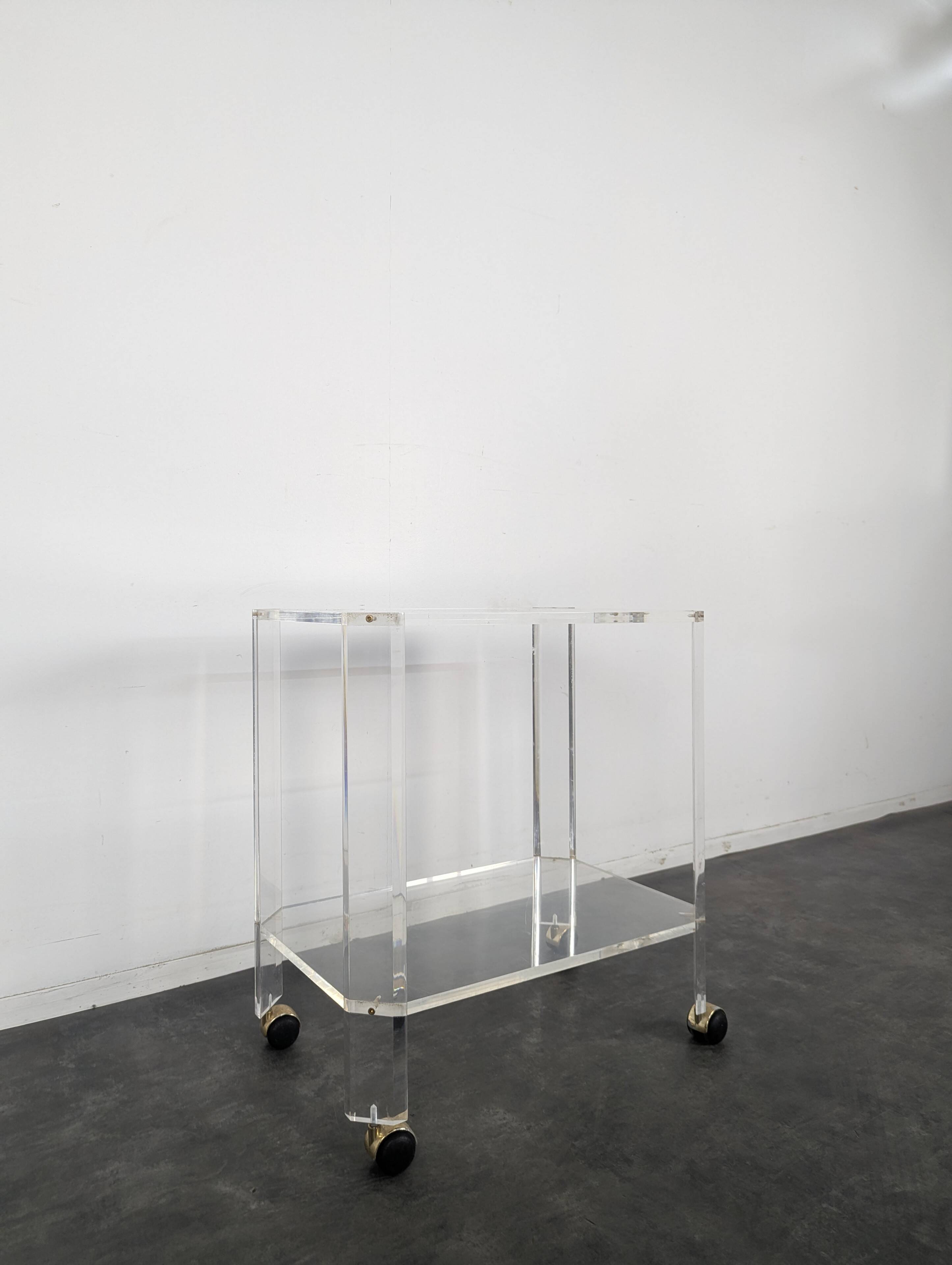 Rolling dessert trolley in plexiglass David Lange
