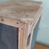 Wall-mounted pantry in vintage mesh wood