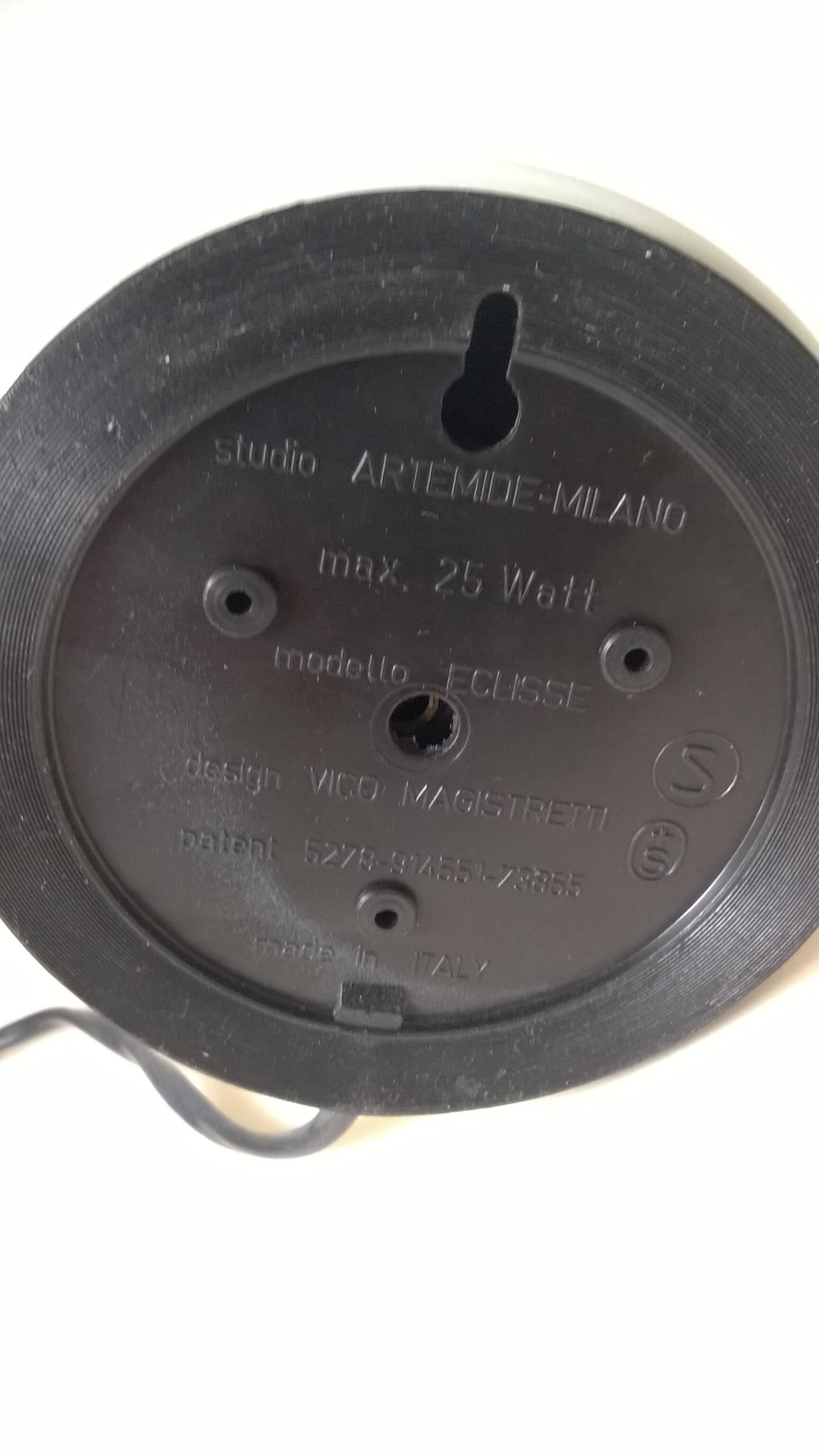 Lampe de table design Artemide modèle Eclisse par Vico Magistretti