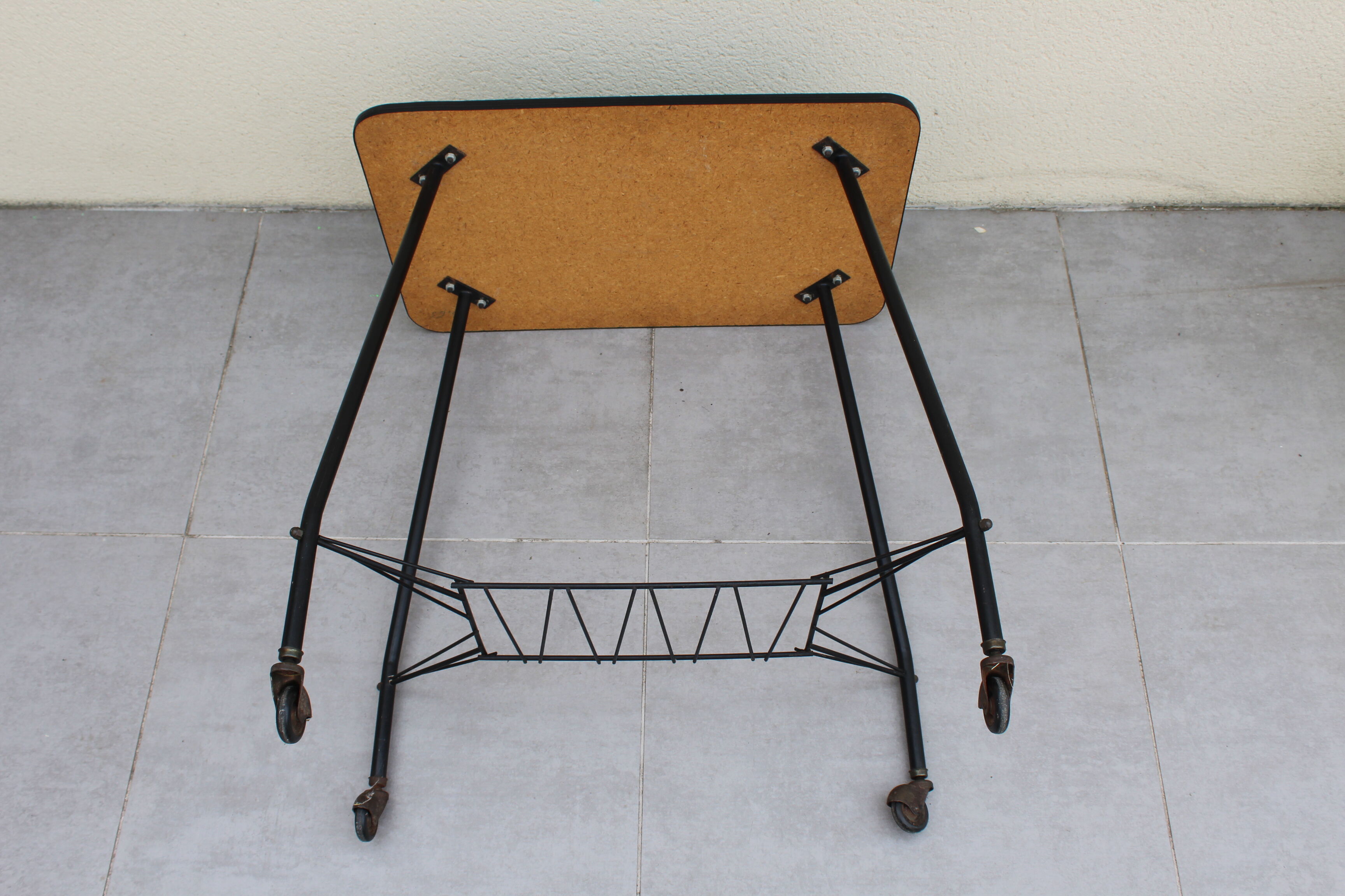 Old service with roulettes design 1950