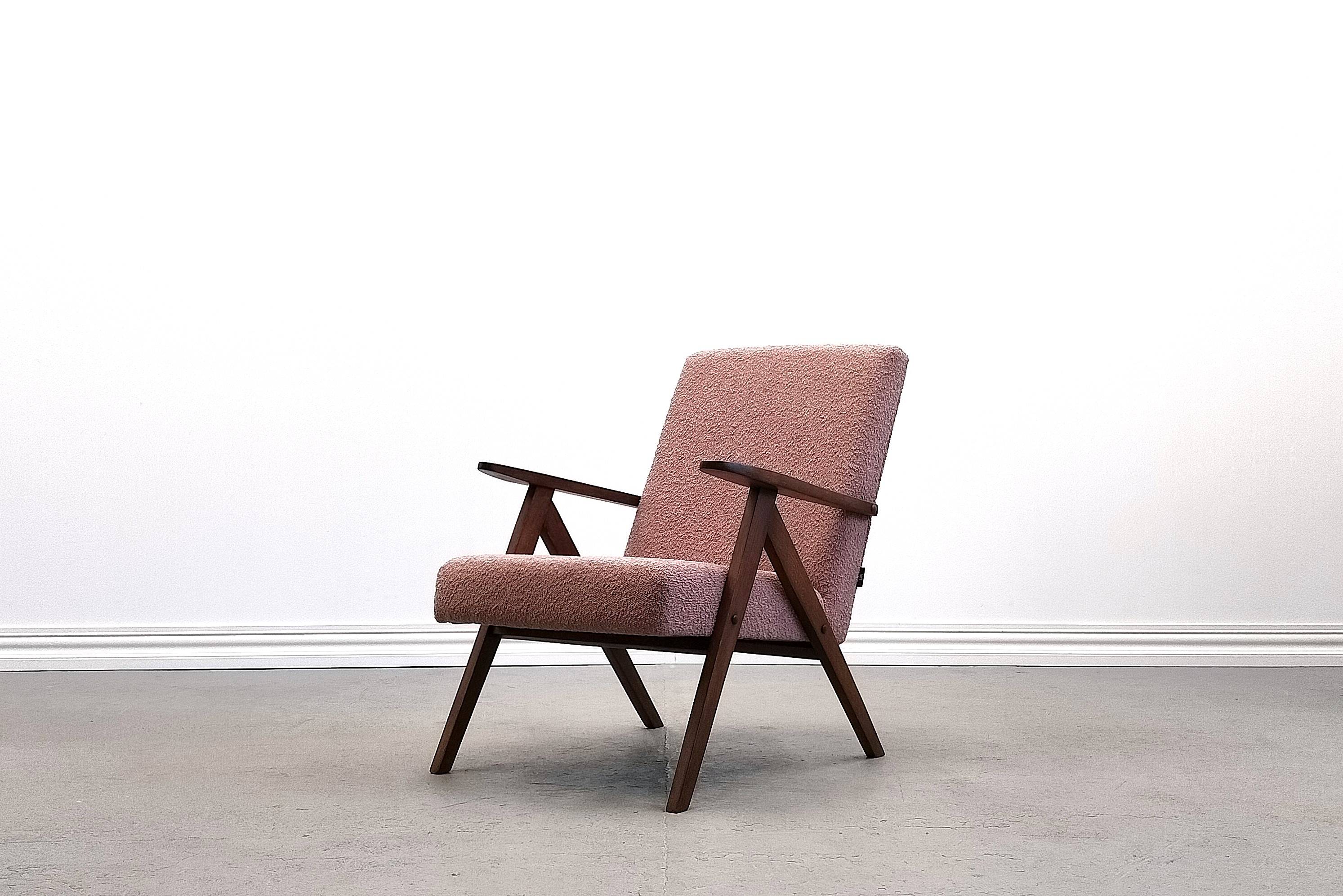 Mid Century Easy Chair Model B - 310 Var in Pink Boucle