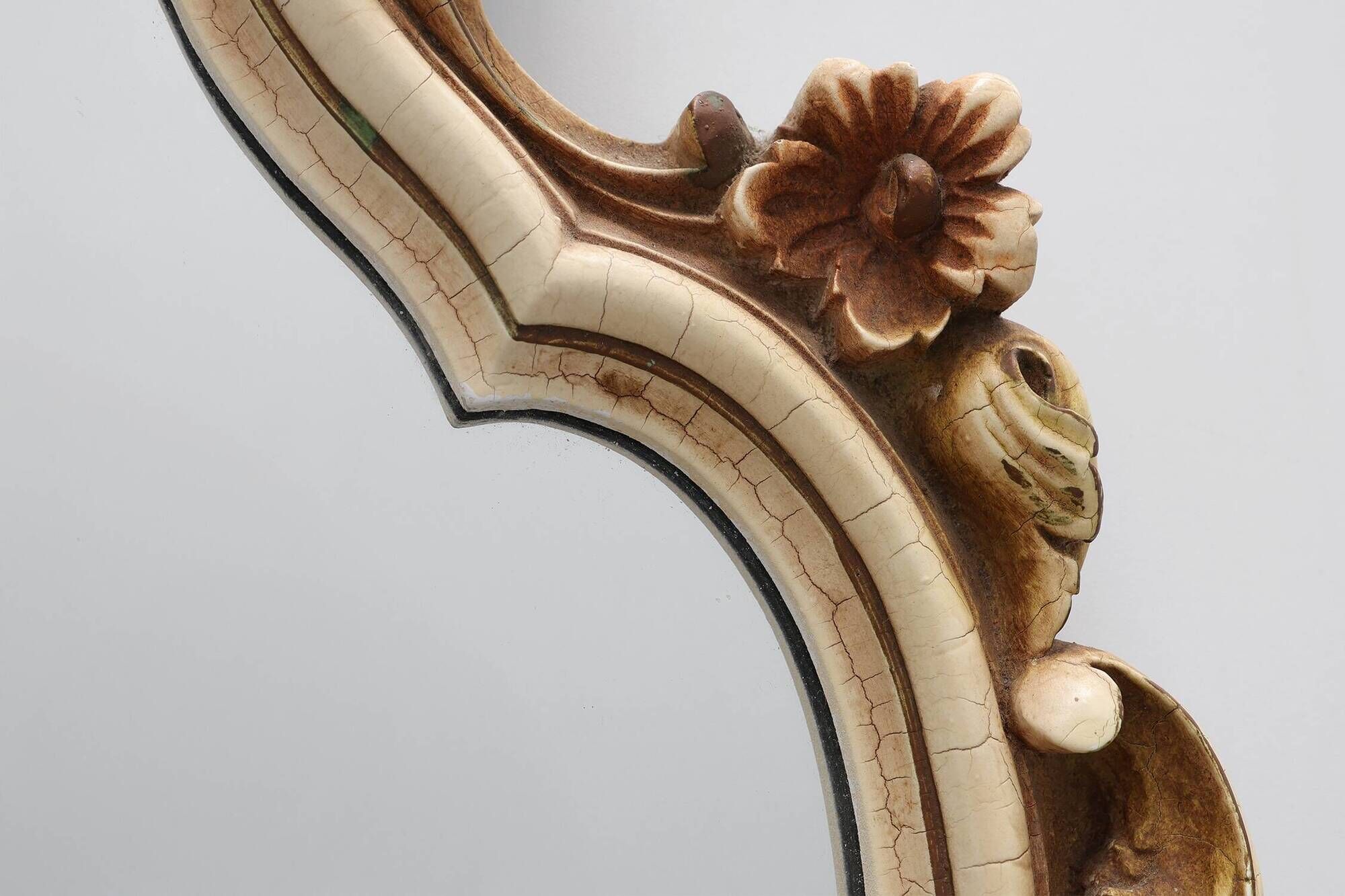 Italian Rococo Style Cream and Gilt Wall Mirror with Shell Crest, 20th Cent