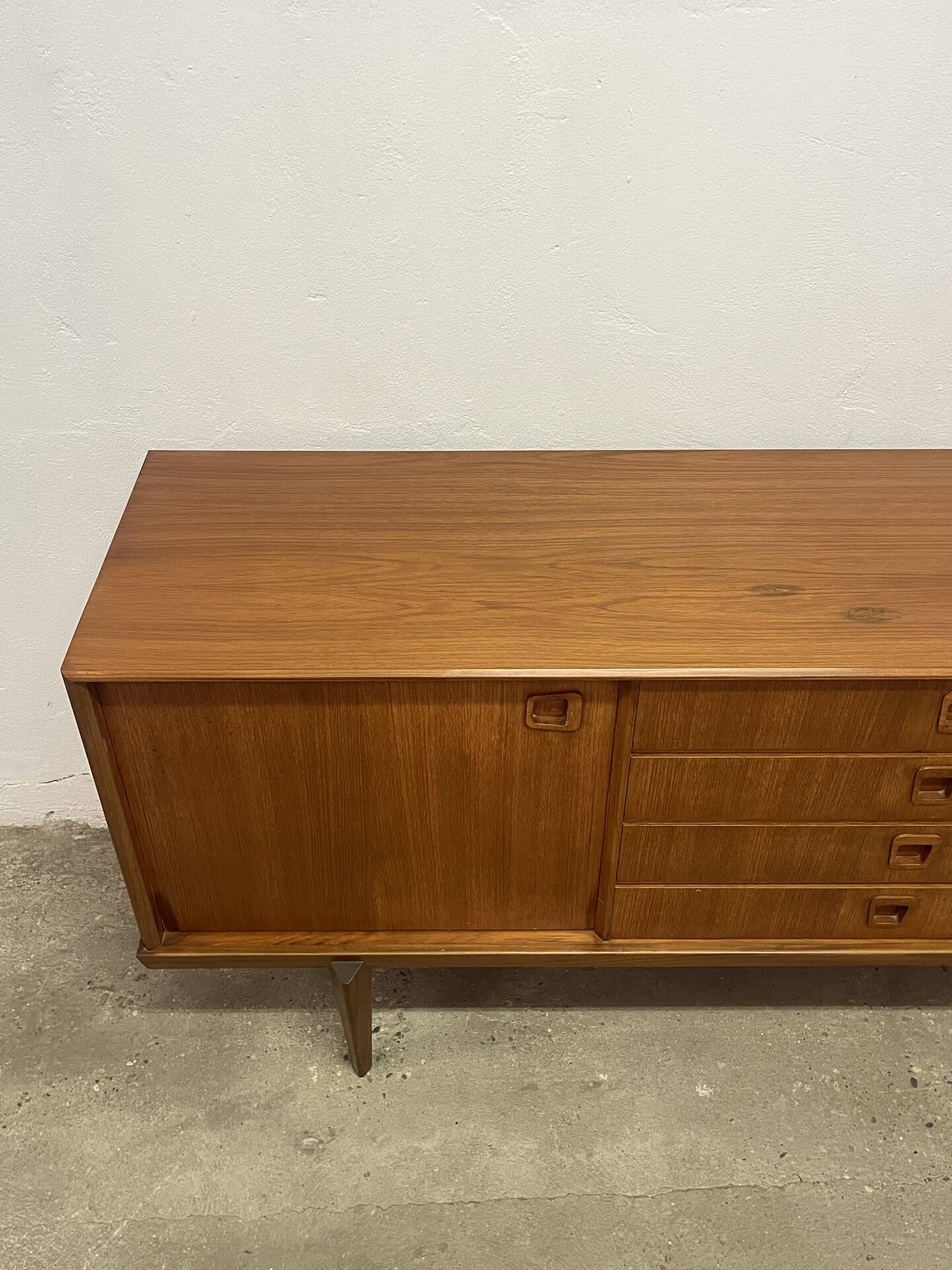 Teak enfilade