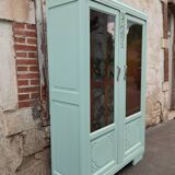 Parisian showcase cabinet year 30