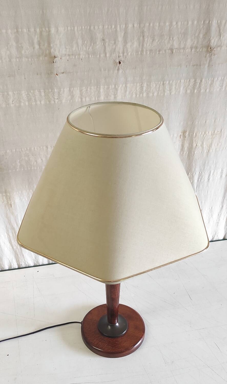 Table lamp by Unilux in wood and brass - mid 20th century.