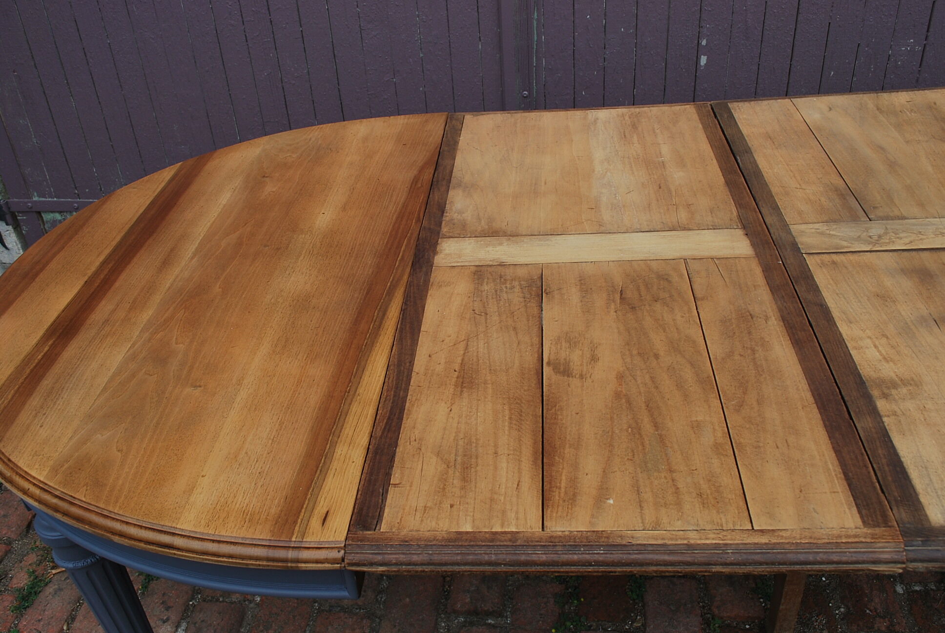 Roundtable with extension cords