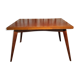 Table scandinave