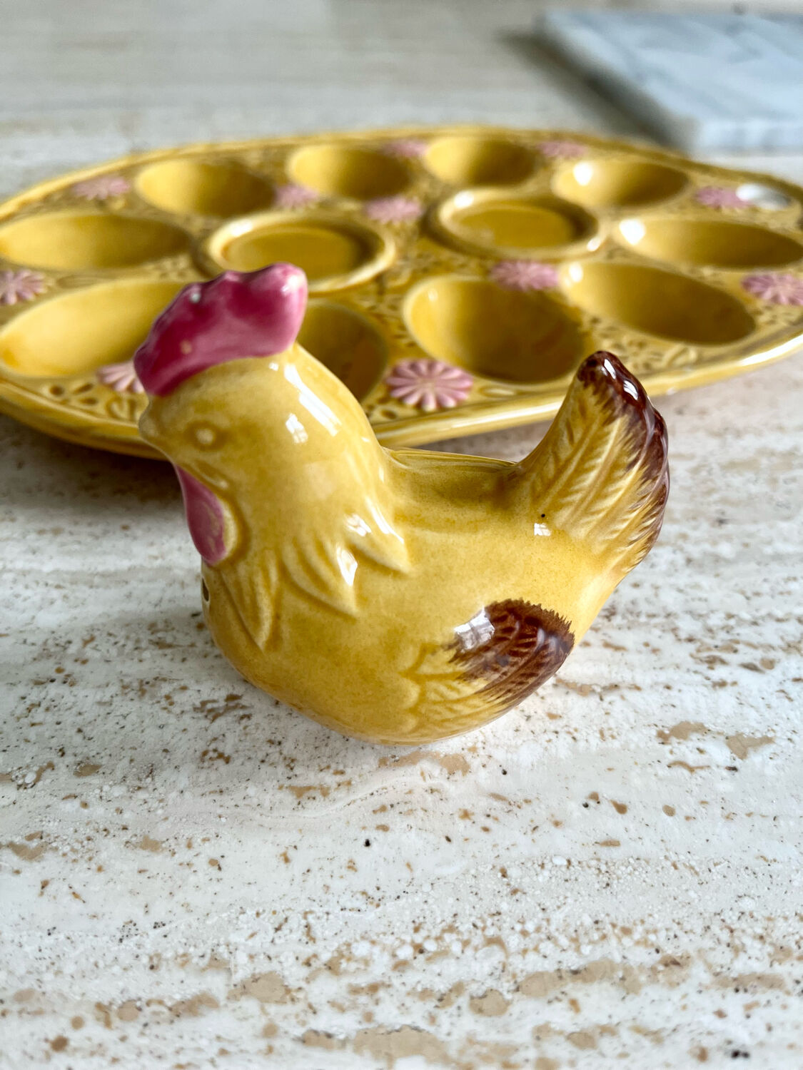 Ceramic chicken egg dish