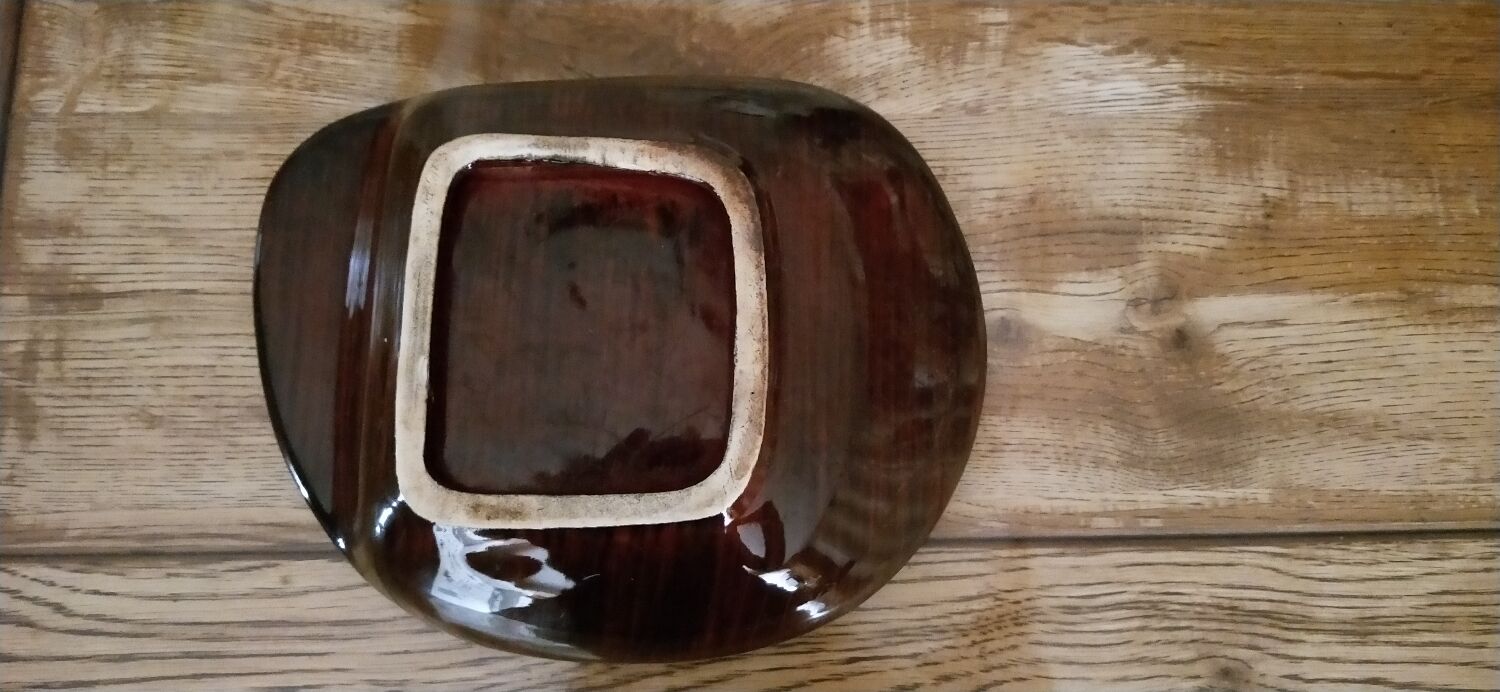 Empty pocket or ashtray