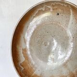 Free-standing stoneware fruit bowl