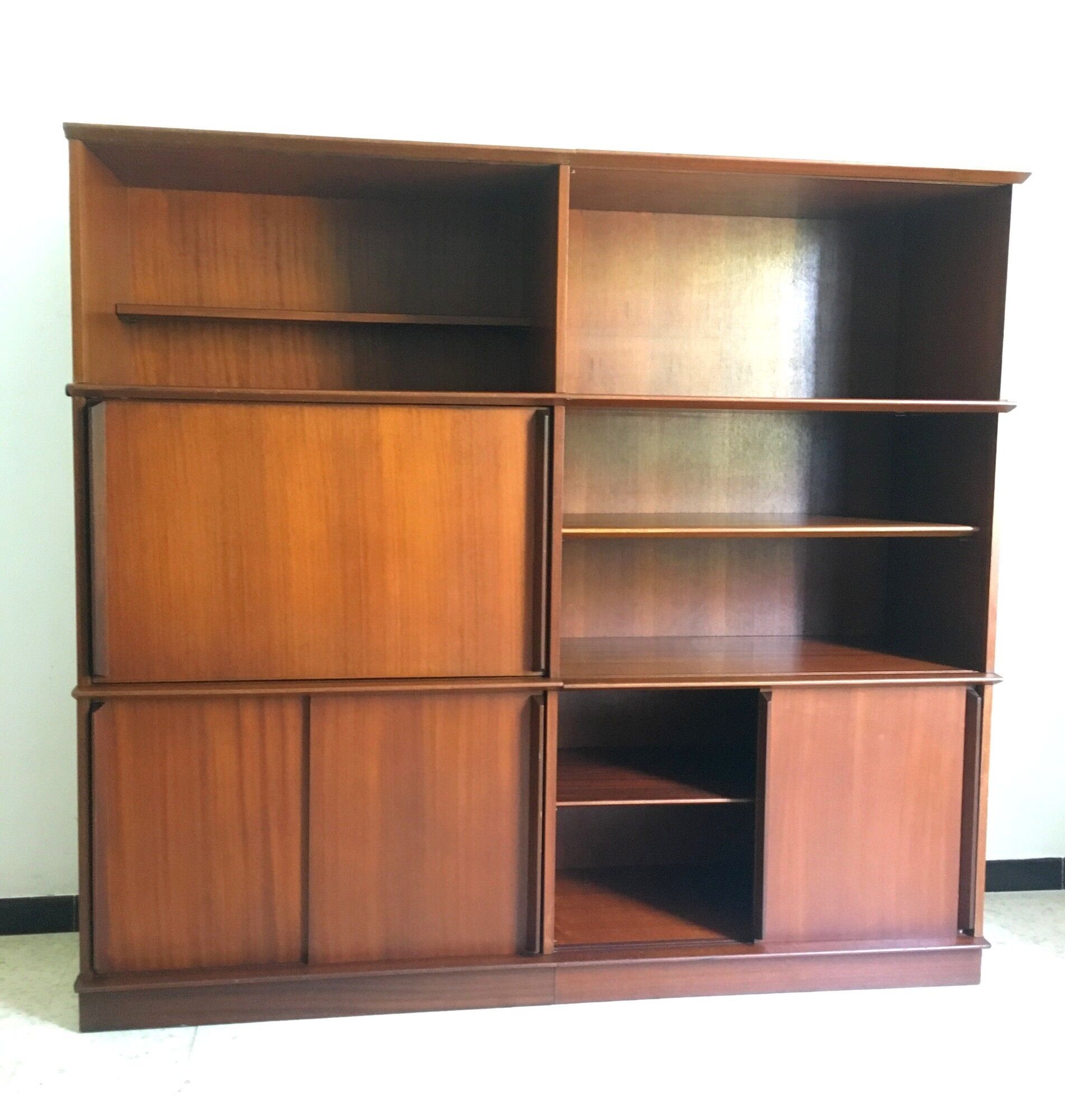 Vintage Oscar bookcase 60s