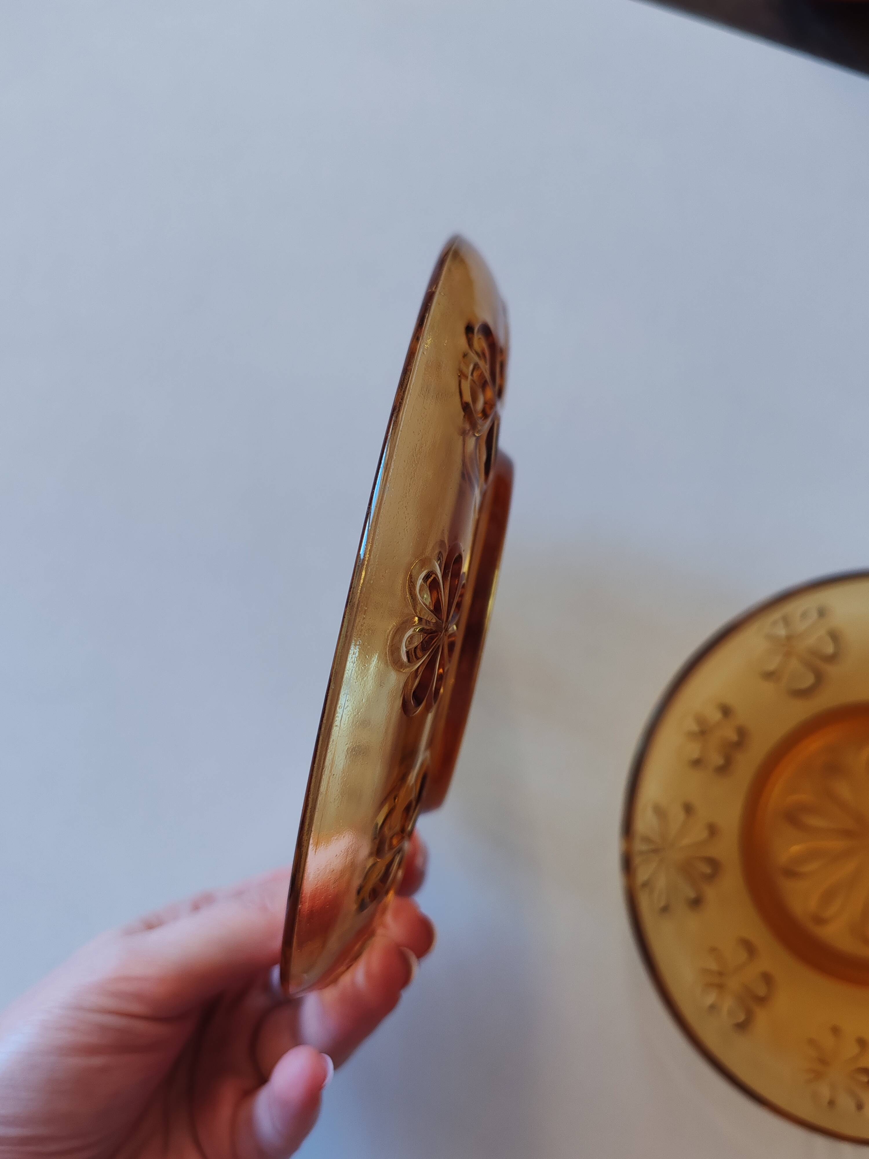 Small coloured glass plates Vereco