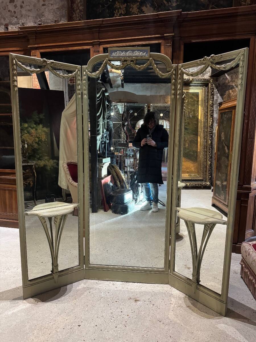Miroir triptyque de style Louis XVI d’époque Napoléon III