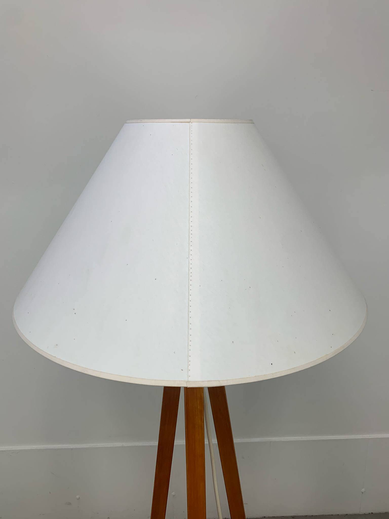 Lampadaire tripode bois, années 80