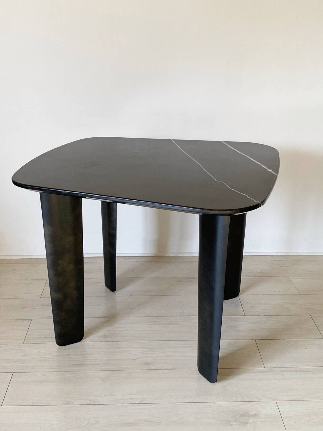 AMPM marble table for 4 people