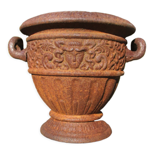 Vase médicis en fonte