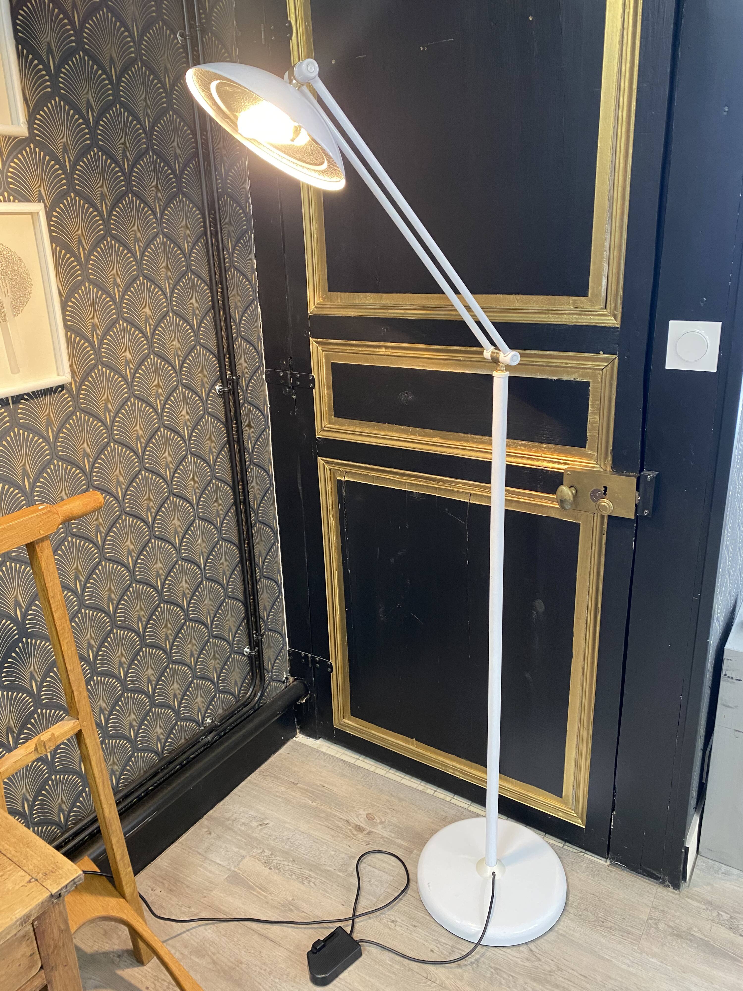 Ilmo vintage white lacquered metal halogen floor lamp, Italy, 1970s