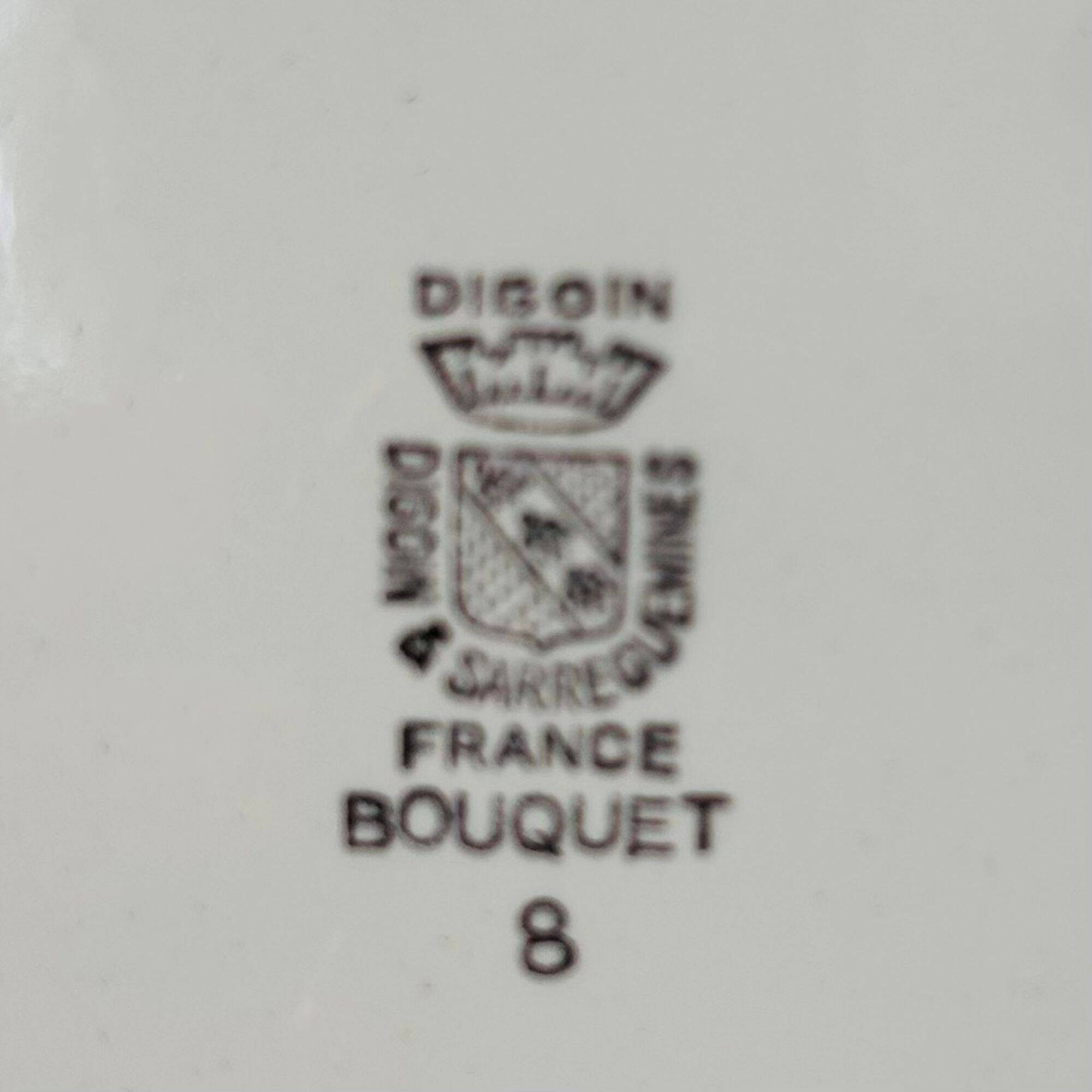 Set of 6 flat plates. Digoin Sarreguemines. Bouquet model.