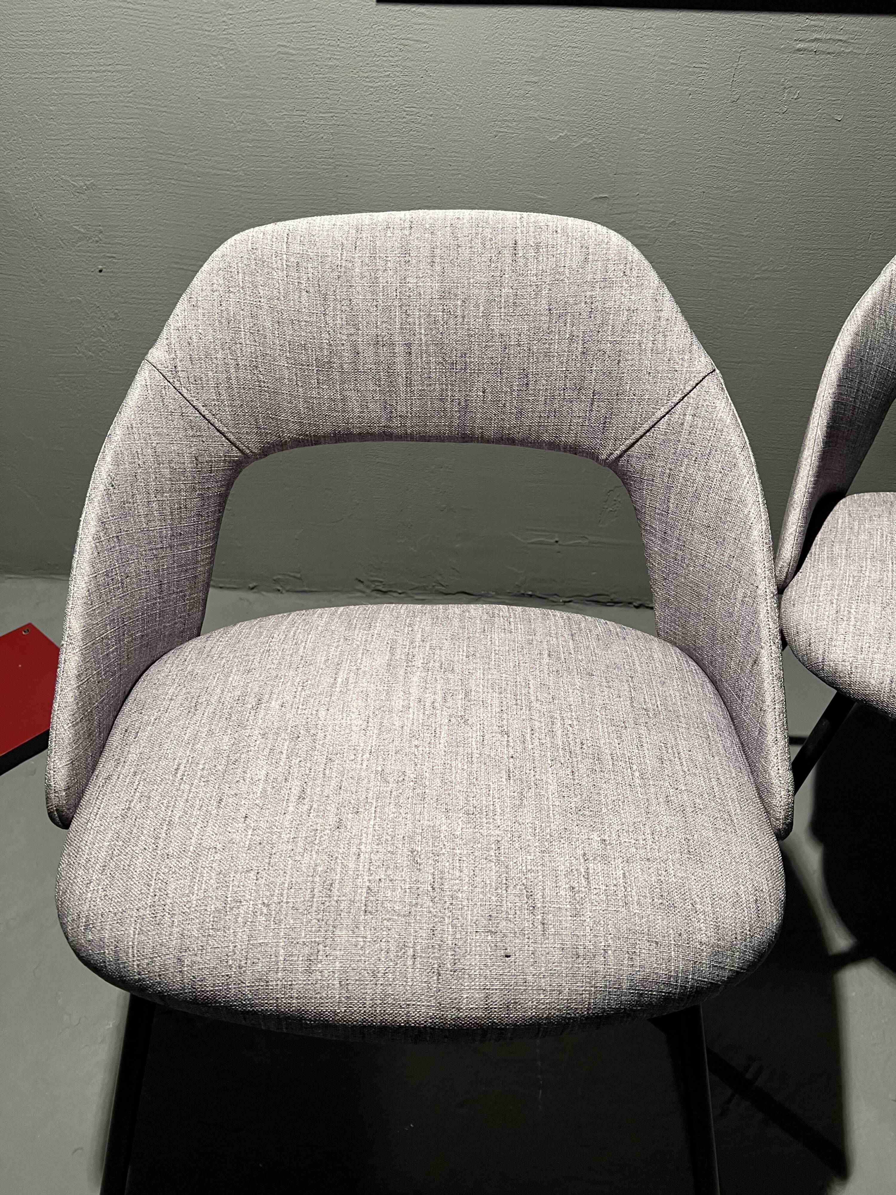 Duo of chairs barrel 1950