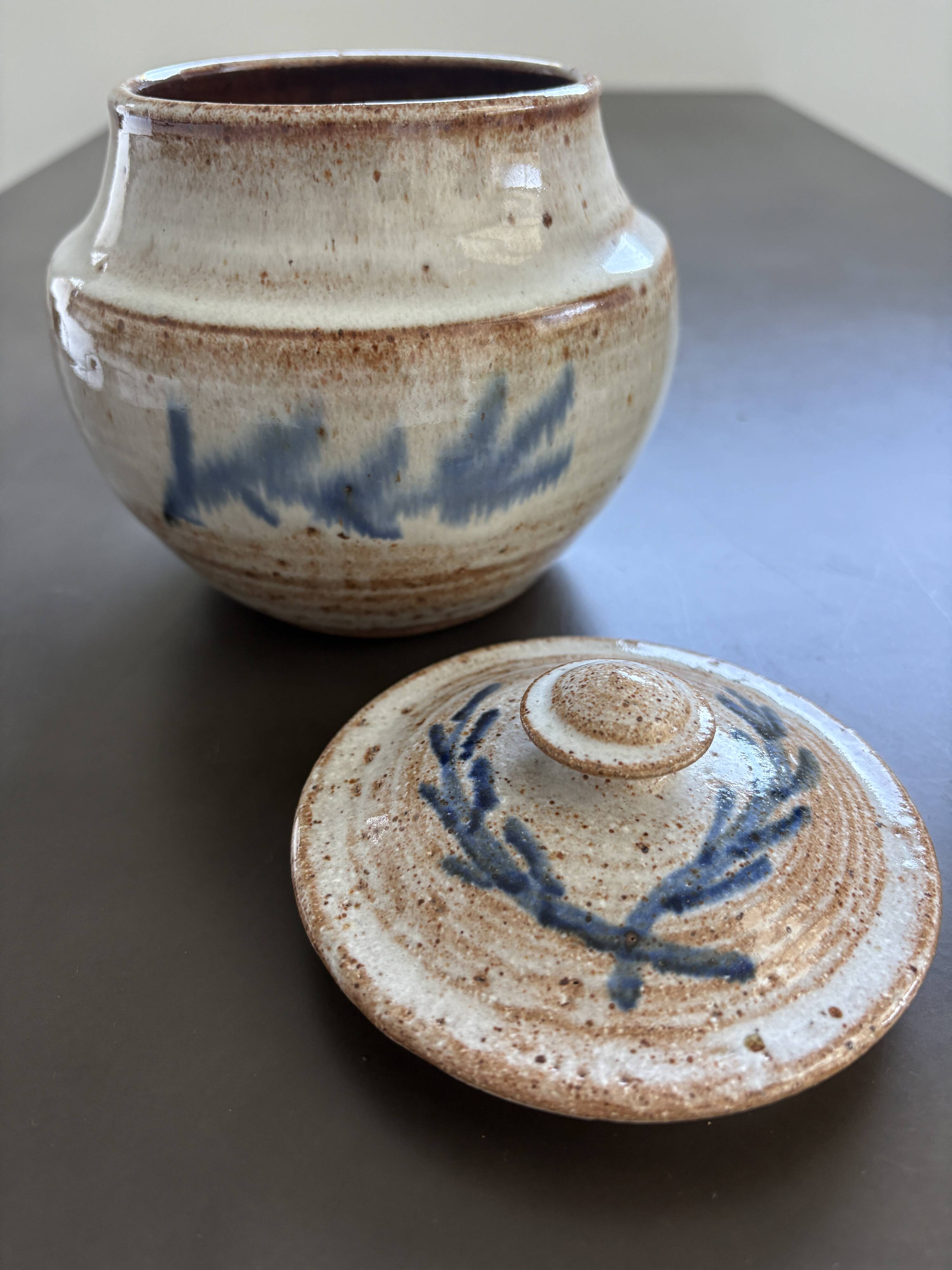 Workshop ceramic pot