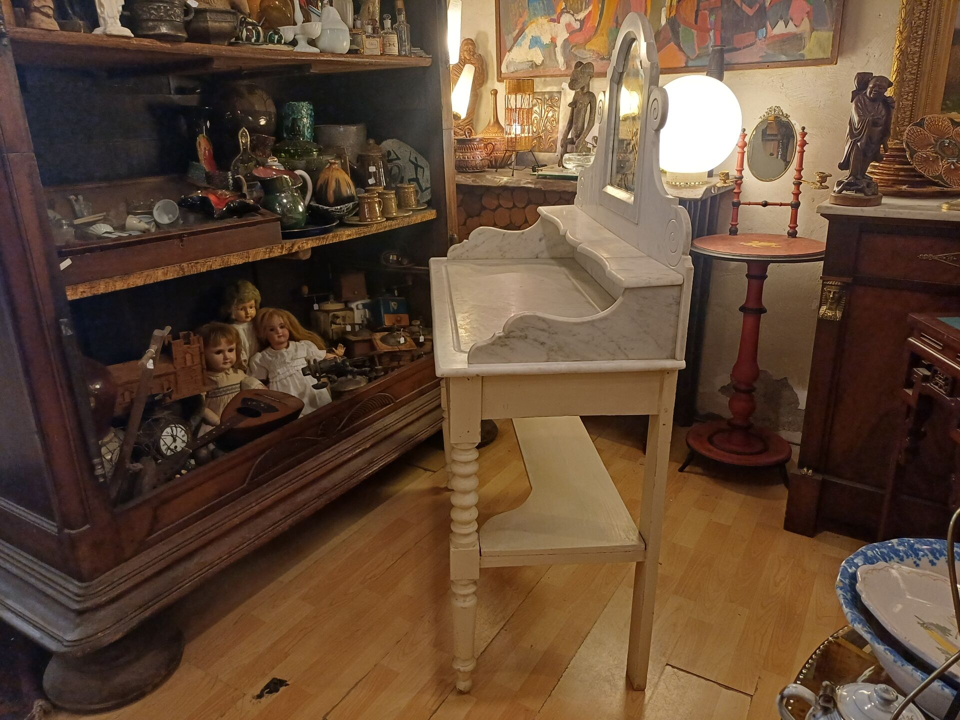 Belle et grande coiffeuse blanche, marbre blanc époque 19 eme