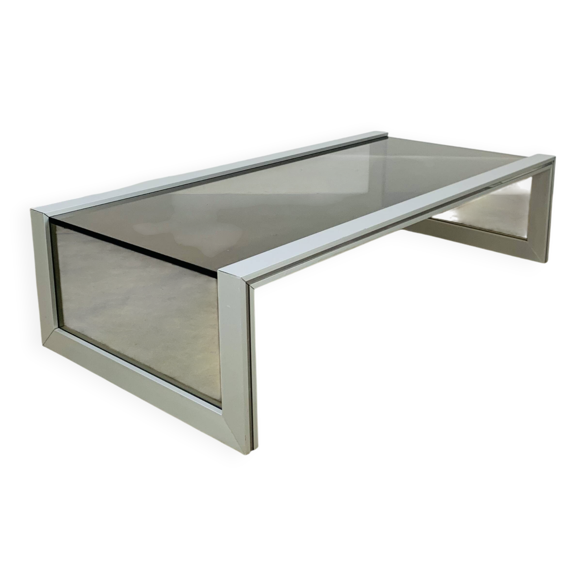 Table basse en aluminium et verre fumé, années 70
