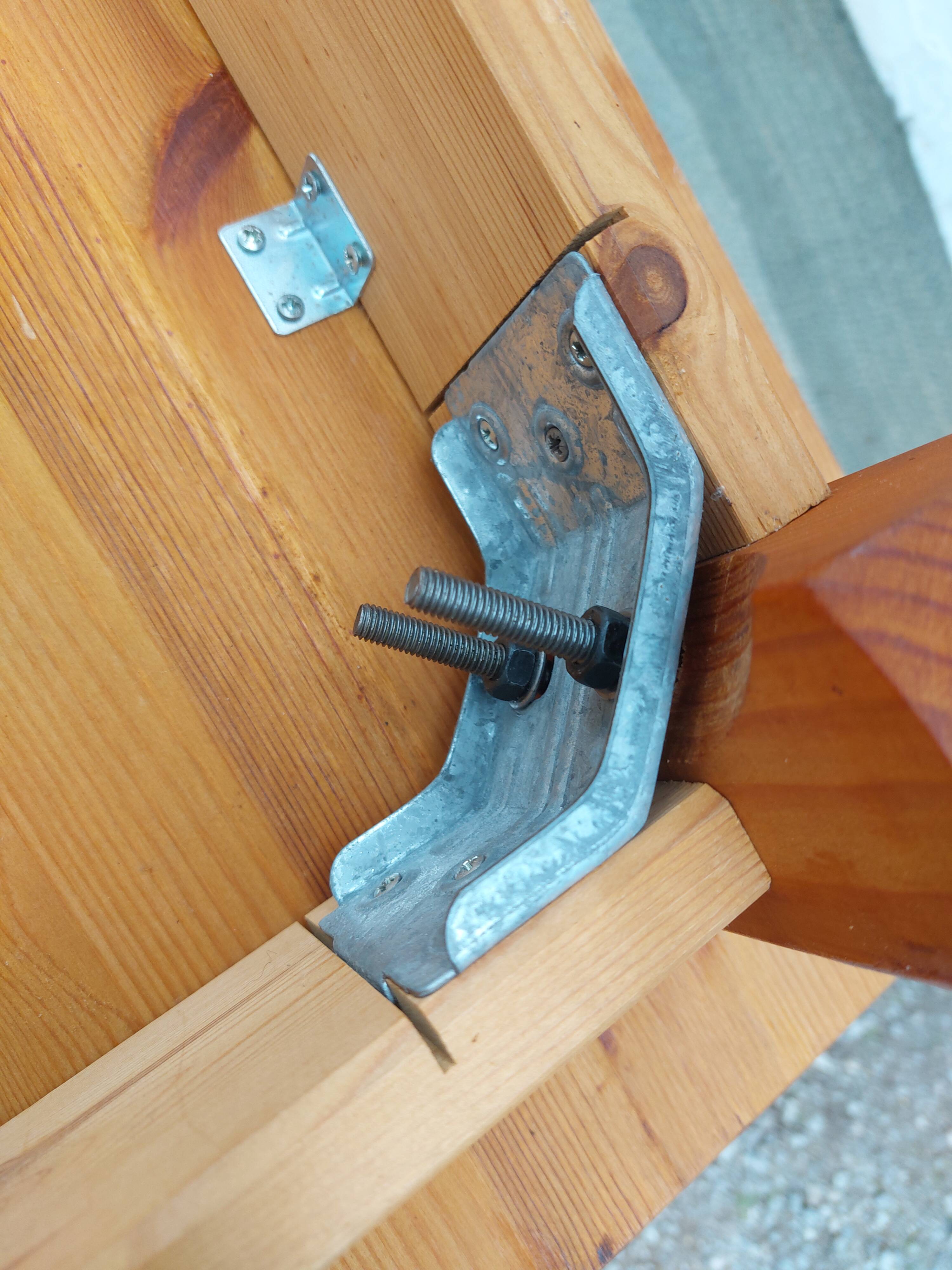 large table or wooden desk, removable legs