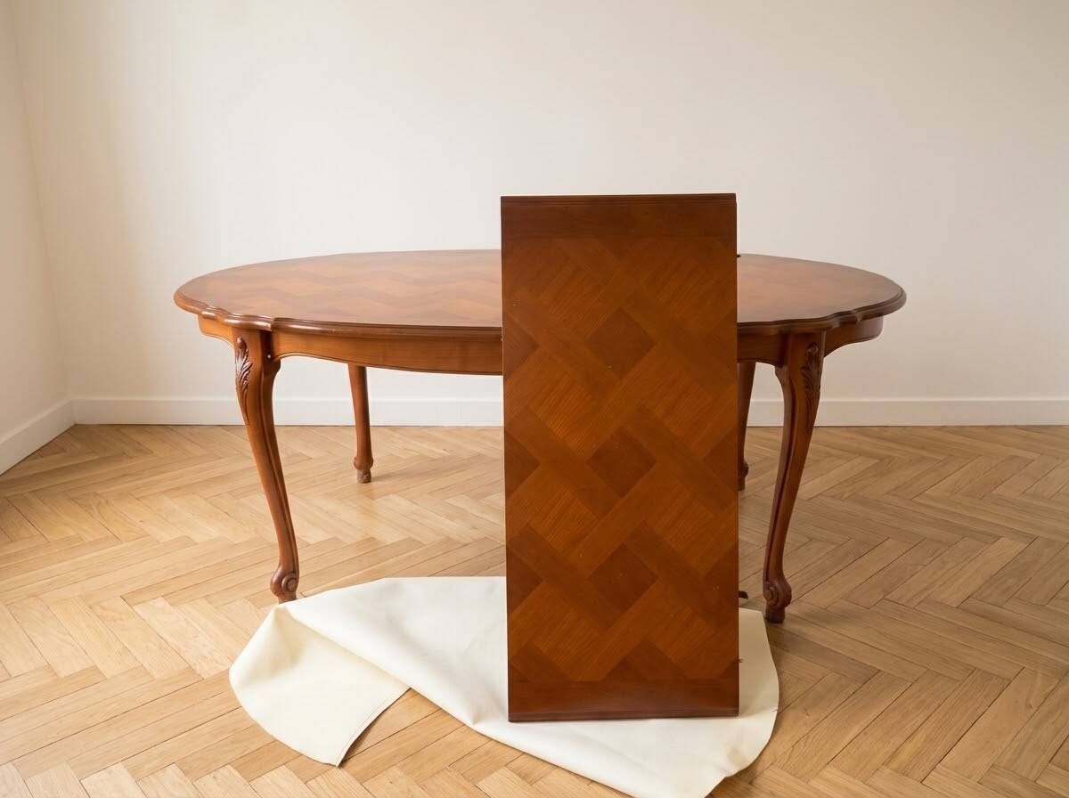Louis XV table and 4 chairs in wood and marquetry.