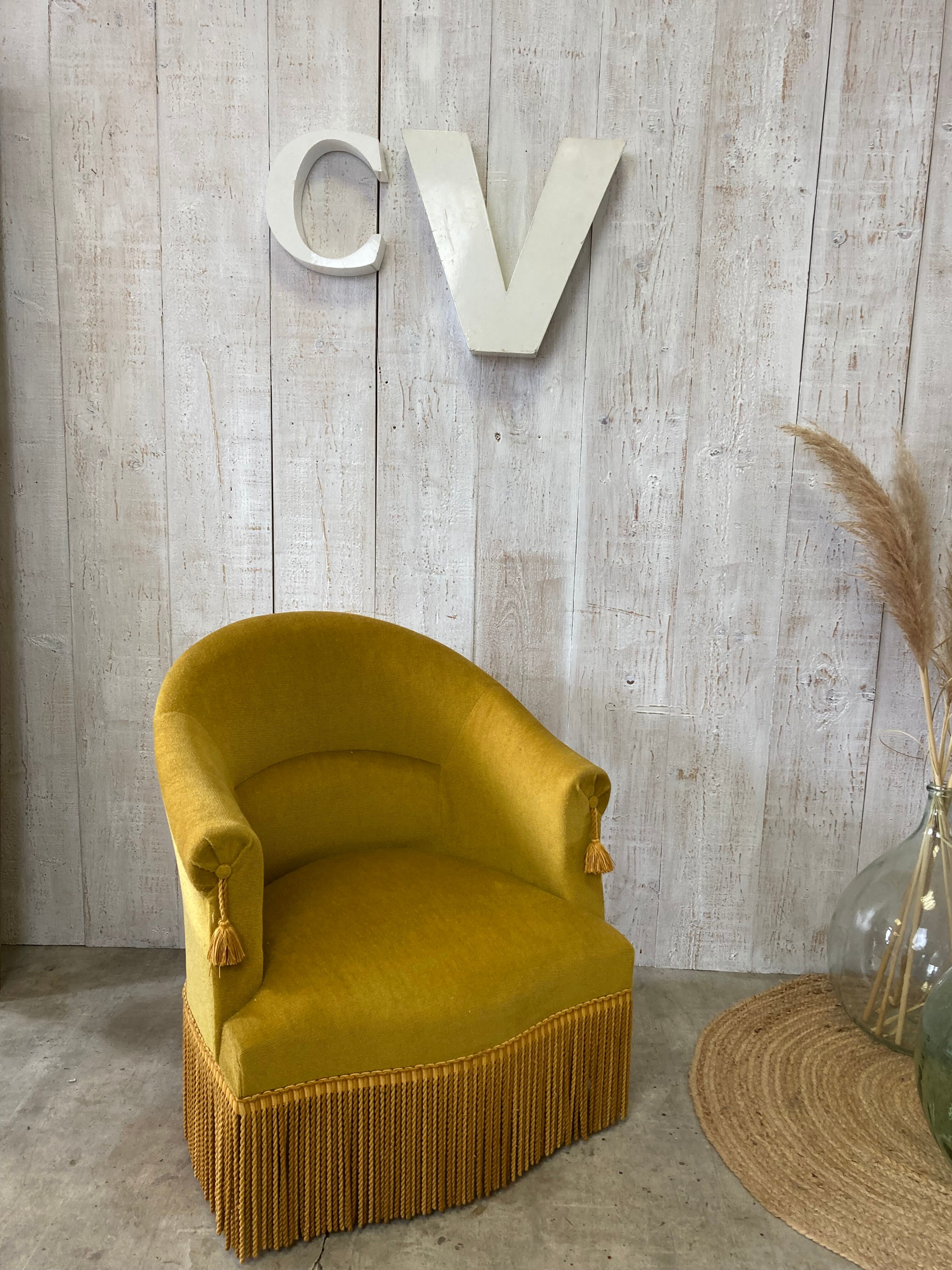 Velvet toad armchair