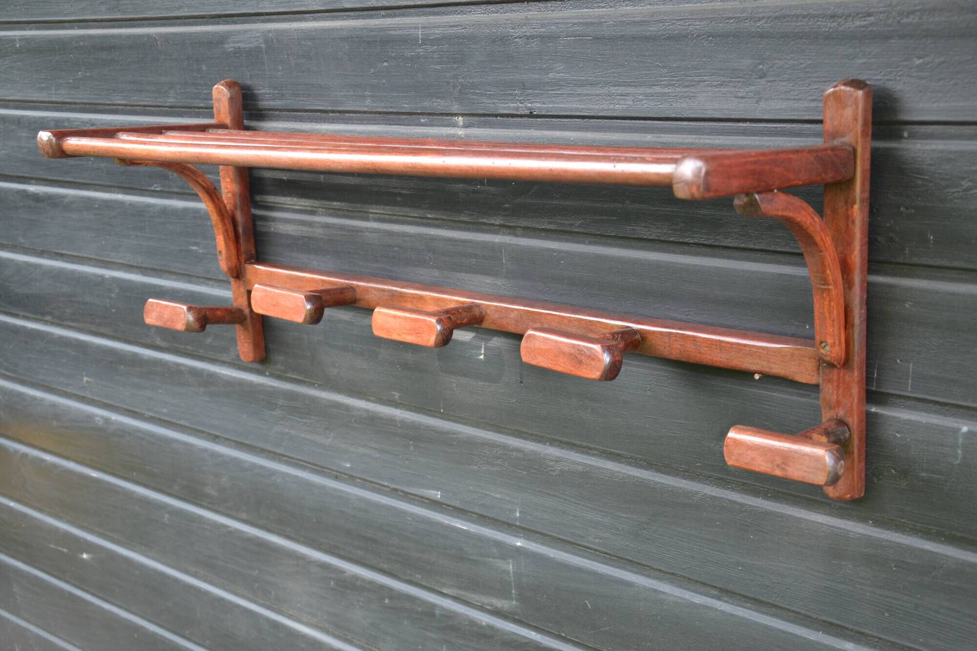 Wall-mounted coat rack "bistro"
