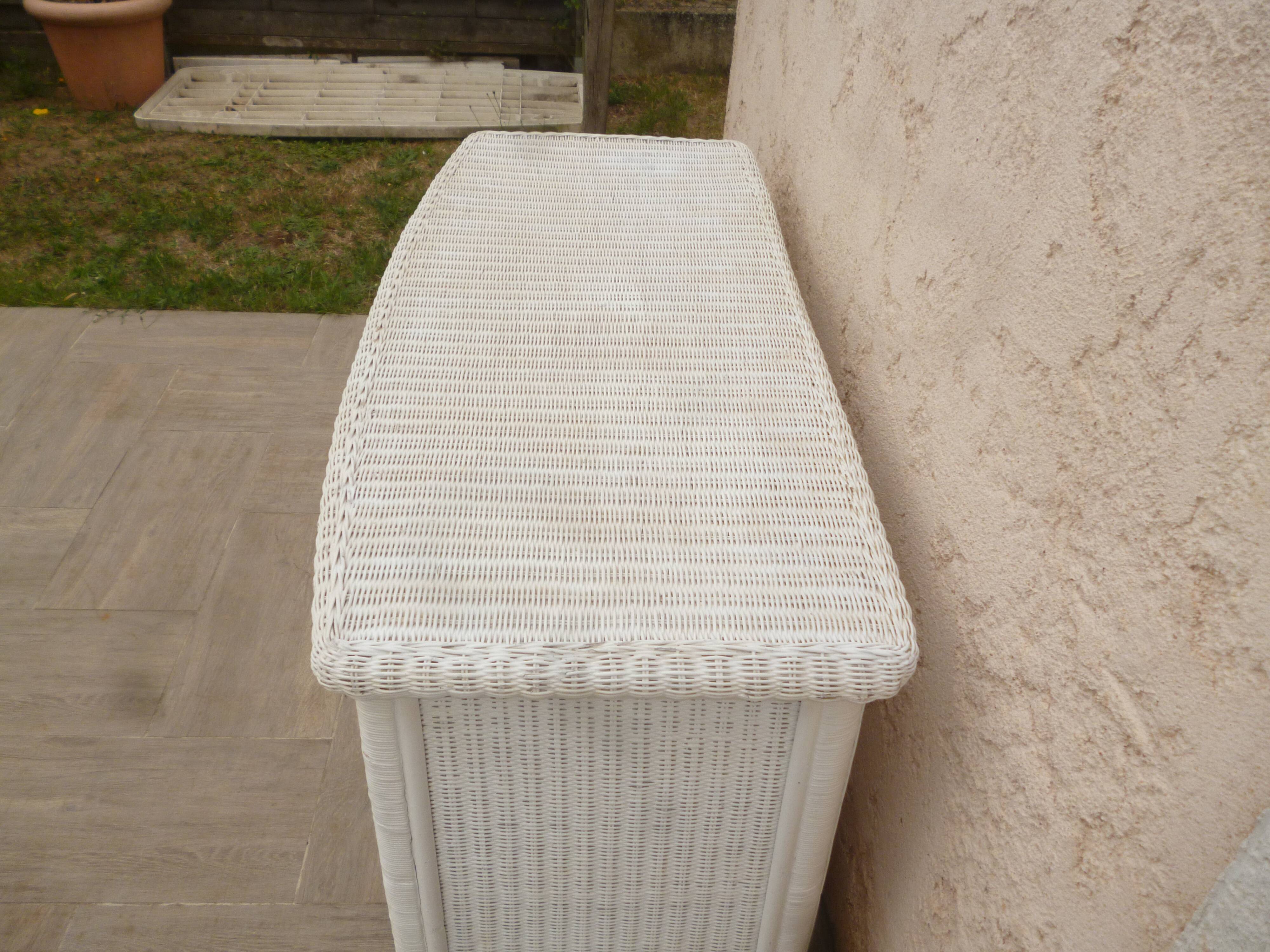 Commode blanche rotin osier incurvé
