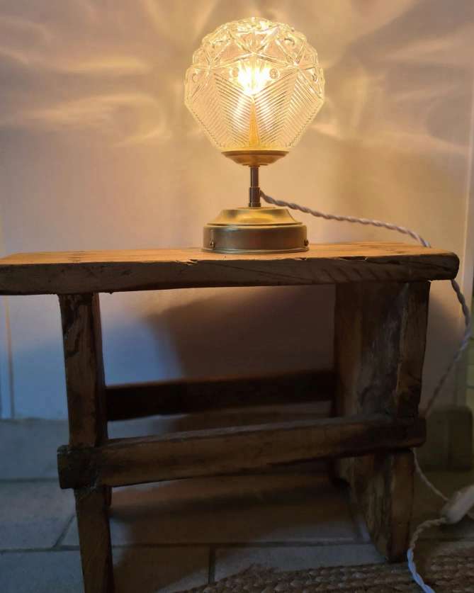 Table lamp globe flower art deco