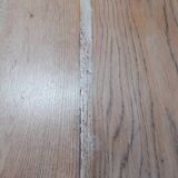 Table rustique en chêne.